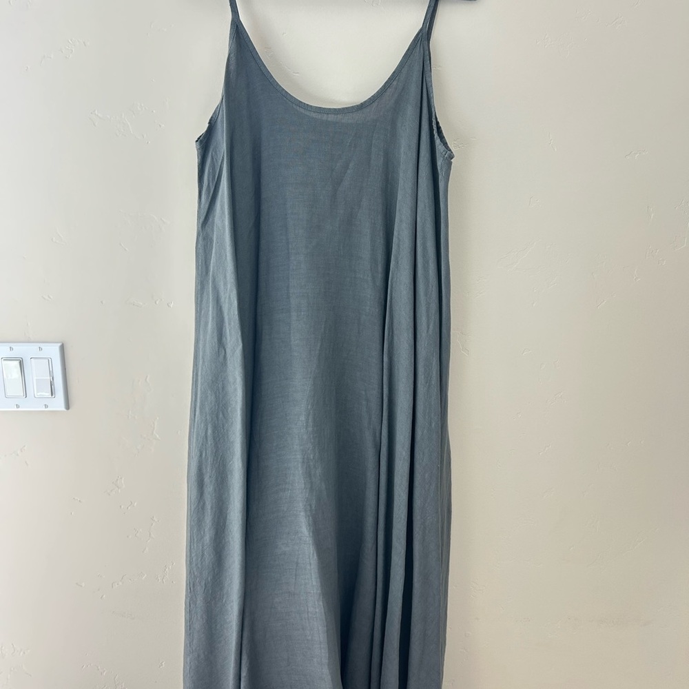 Elegant Gray Sleeveless Linen Dress made in Italy